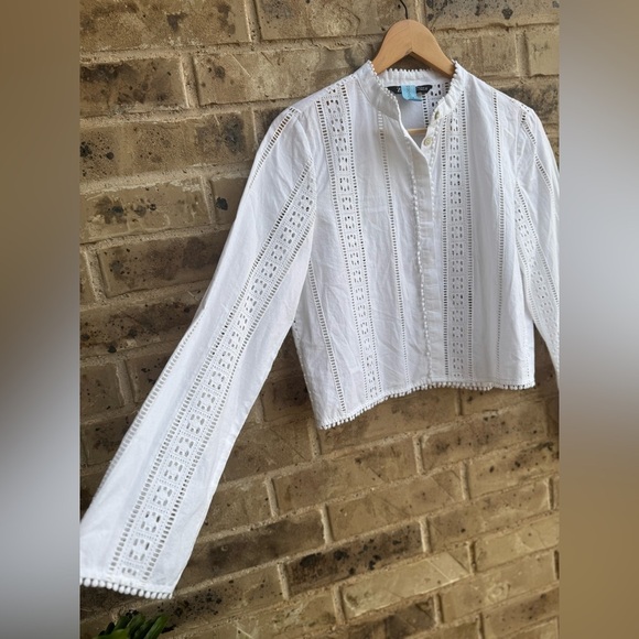 Zara White Eyelet Women's Top size Small - Picture 3 of 10